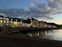 Beautiful Upper Apartment/Stunning Sea Views, Isle of Bute - Ferienwohnung