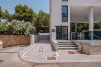 Apartman Fjaka-spacious two bedroom apartment with parking - B&B