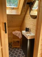 Dadaj Chill Wilimy domek sauna, balia jakuzzi, fotel masujący, plaża - Chambres d'hôtes Wilimy
