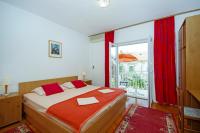 One-Bedroom Apartment with Sea View and Balcony