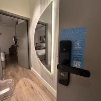 Stylish studio with private entrance - Ferienwohnung