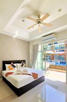 Queen Room with Pool View and Access to Swimming Pool