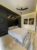 Appartamento con 2 Camere da Letto, Balcone e Vista mare