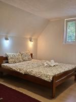 Standard Double Room with Shared Bathroom