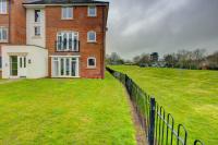 2-BR Apartment, En-suite, Allocated Parking, next to Playground - B&B Coventry