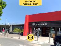 Le Saint Savinien - By 69ALSACELO - Patio Privé - Idéal Couple & Pros - Canapé convertible - Centre Ville - WiFi Fibre - Check-in Autonome - Parking Facile & Gratuit - Chambres d'hôtes Sens