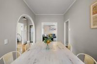 Charming 3 Bedroom Family Home Pet Friendly - B&B Hamilton