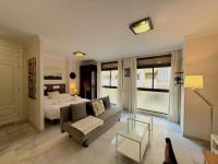 Estudio junto a la Playa de la Malagueta & parking - B&B Málaga