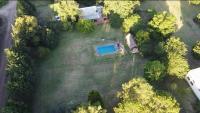 Gran Quinta en Mercedes con piscina - Chambres d’hôtes