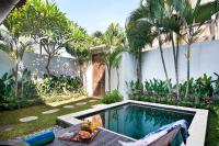AMAZING 1 BR Villa Private Pool walk to beach - B&B Seminyak