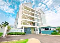 The Soul of Kingston Chic 2BR Condo with Pool and GYM - B&B Kingston