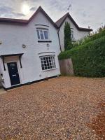 The Sweetbriar Cottage 3 bedroom house in Leeds - B&B Moortown