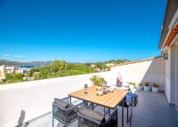Splendide Appartement Vue Mer - centre ville - B&B Cavalaire-sur-Mer