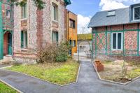 Rose écrin de charme avec parking terrasse privée et jardin partagé - B&B Grand-Couronne