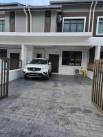 Homestay Iris Puncak Alam l Bersebelahan Hospital UiTM Puncak Alam l Teres 2 Tingkat - B&B