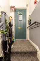 The two bedroom flat with terrace 1 min to Earls Court Station for 5 guests - Chambres d'hôtes Londres