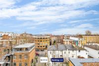Last-Minute Grabs l Cozy Apt in Camden Town By Capital Retreats Short Lets & Serviced Accommodation London With Balcony, Free WiFi - B&B Londra