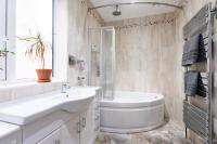 Charming home, short walk to shops & station in Peterborough - B&B