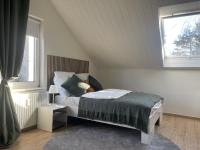 Gemütliches Mansarden-Apartment mit 2 Schlafzimmern & separater Küche - Chambres d'hôtes Herne