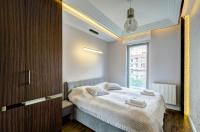 Premier Two-Bedroom Apartment with River View and Balcony (6 Adults)