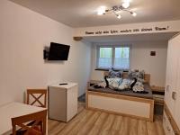 Driepersoonskamer met Gedeelde Badkamer en Toilet