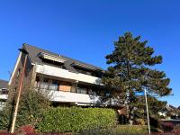 Sky & Sand Homes Madita I Helle Wohnung an der Familienlagune mit Balkon - Chambres d'hôtes Büsum