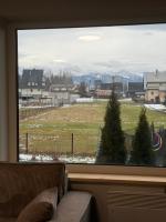 Apartment with Mountain View