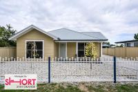 Wolaroi Villa 1, with Netflix and Disney Plus - B&B Orange