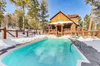 5 Mi to Terry Peak Spacious Lead Cabin with Hot Tub - B&B Lead