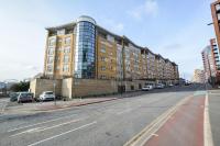 New Stylish City Apartment free parking sleeps 5 or 6 - B&B