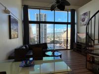 Downtown 2BR Huge Patio Free parking WiFi - B&B Honolulu