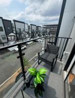 Luxury Gated NYC Theme 3BR 2B with Parking by EWR - B&B