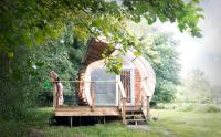 Unique Monocoque Cabin Stunning Woods Canal Views - B&B