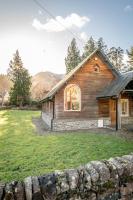 Scenic Oaklodge with wood burner - B&B Saint Fillans