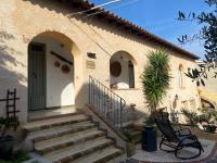 Domo Fadda Loculi - Bed and Breakfast Loculi