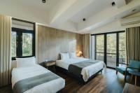 Classic Triple Room with Bath