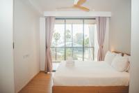 Two-Bedroom Deluxe Apartment with Balcony