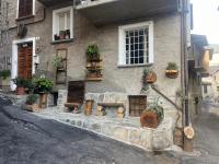 Sorriso Berzo Apartment with Stunning Views - B&B Berzo