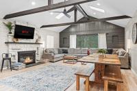 NewReno 8BR 6BTH DECK GAMES PETS - B&B Lake Harmony