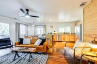 Access to Pine Mountain Lake Family Cabin with Deck - B&B