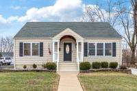 Renovated House for 14 in Wentzville MO - B&B Wentzville