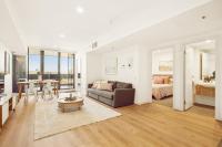 2 BR Apartment with car parking on Grote Street - B&B