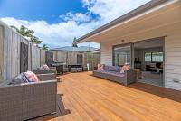 Unwind Papamoa Beach - Papamoa Holiday Home - B&B
