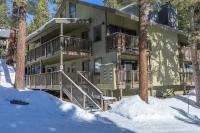 Cozy & Modern Hidden Valley Studio - Walk to The Village! - B&B