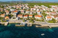 Family Apartments Barbarella - Chambres d’hôtes Brodarica