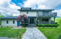 Mountain View 3BR with Sunroom, Close to Ski and Trails - B&B Maggie Valley