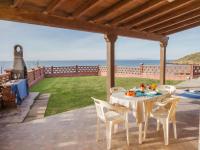 Seafront apartment with stunning Asinara views - B&B Castelsardo