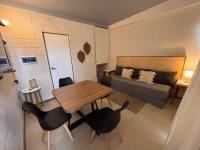 Superior One-Bedroom Apartment