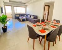 Appartement de Luxe Vue Mer Avec Climatisation ! à 5 minutes à pied de la Plage ! à environ 6 minutes en voiture du centre d'Agadir et à 10 minutes en voiture de Taghazout ! - Ferienwohnung Agadir