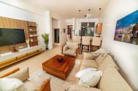 2 Bedroom Lakeside Apartment near the Airport - B&B